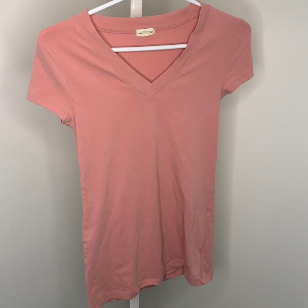 Zenana Outfitters Pink V-Neck Tee Shirt
